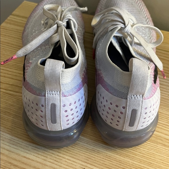 Nike VAPORMAX Women's White Knit Sneakers with Pink Accents and Black Swoosh - Picture 4 of 5